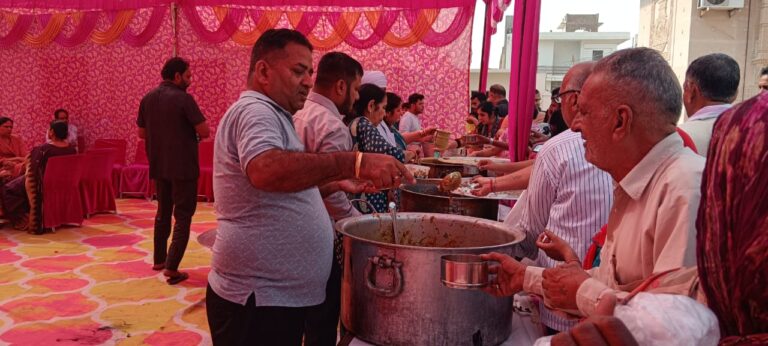 रानियां रोड स्थित श्री खाटू श्याम धाम में गोवर्धन पूजा व अन्नकूट पर्व की रही धूम