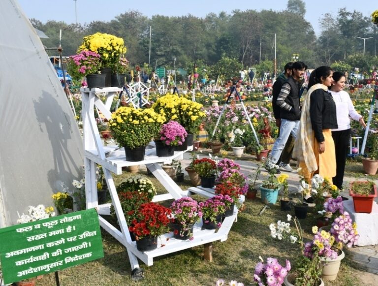 फूल और सब्जियों की खेती में रोजगार की भी अपार संभावनाएं: प्रो. बी.आर. काम्बोज