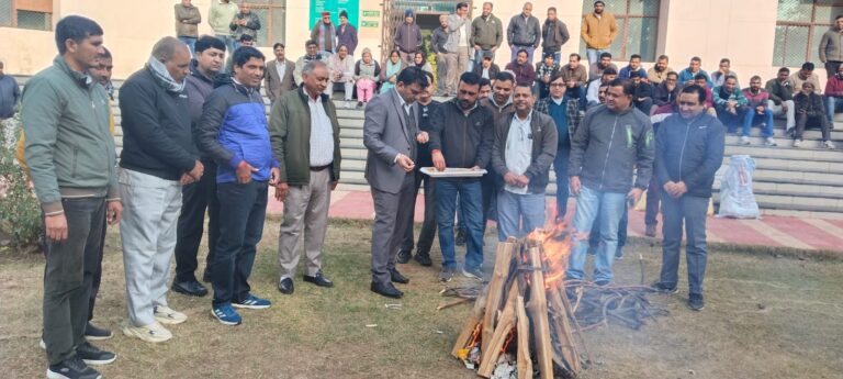 भाईचारे व अमन का त्योहार है लोहड़ी: डा. राजेश कुमार