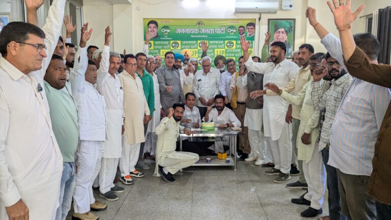 सामाजिक सरोकारों के रूप में मनाया डॉ. अजय सिंह चौटाला का जन्मदिन