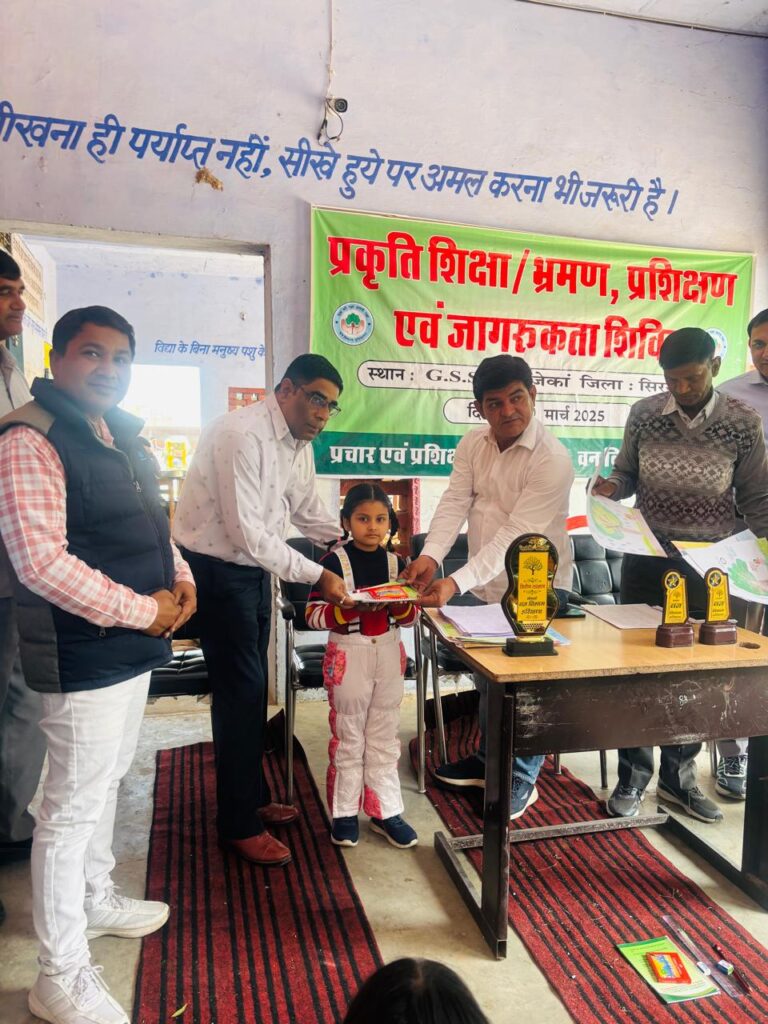बाजेकां स्कूल में  प्रश्नोत्तरी व चित्रकला प्रतियोगिता