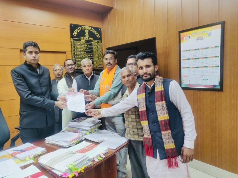 परशुराम दल सिरसा ने उपायुक्त शान्तनु शर्मा को सौंपा ज्ञापन