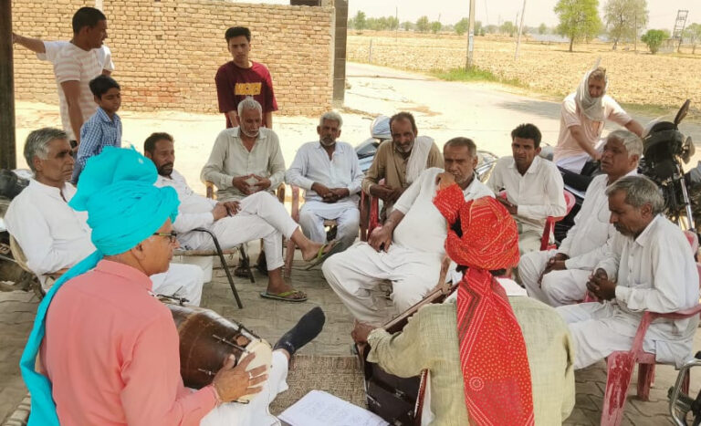 कलाकारों ने साइक्लोथॉन को लेकर गांव रिसालियाखेड़ा और चक्कां में ग्रामीणों को किया जागरूक