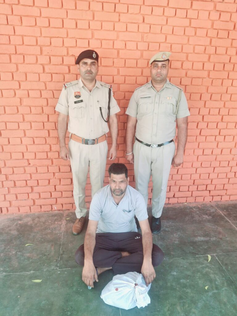 पुलिस ने 945 ग्राम डोडा पोस्त के साथ एक धरा