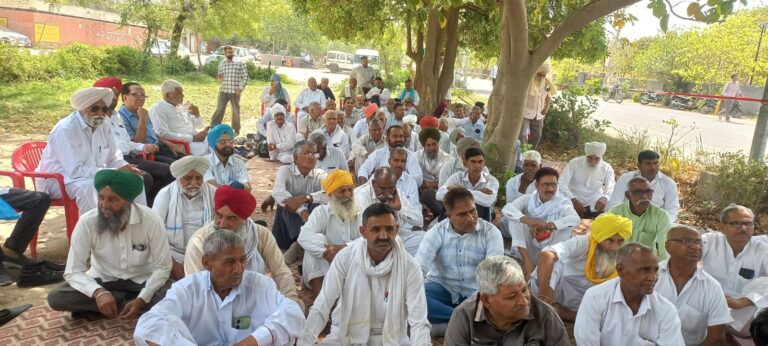 अखिल भारतीय राज्य सरकारी पेंशनर फाउंडेशन ने किया प्रदर्शन