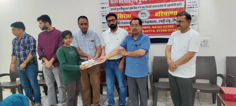 किताबों की कमी से विद्यार्थियों की पढ़ाई नहीं होने देंगे बाधित: गुरदीप सैनी