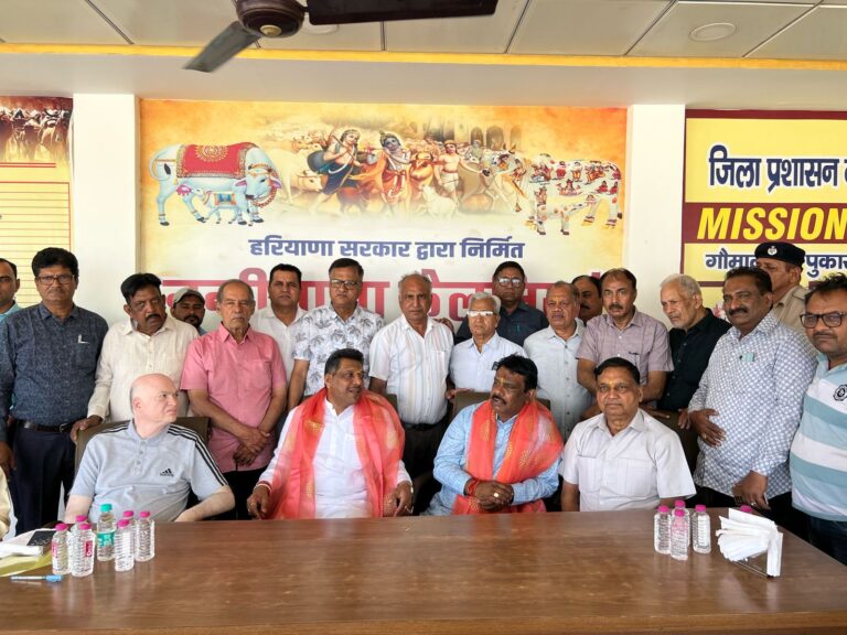 केलनिया नंदीशाला में नगर परिषद द्वारा निर्मित शैड का उद्घाटन