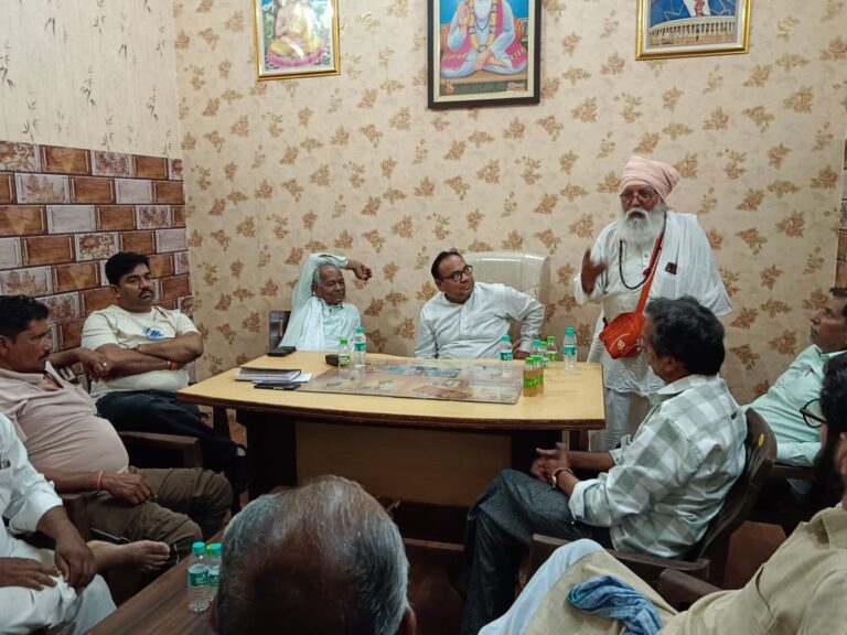कबीर जयंती मनाने के लिए धानक समाज की बैठक