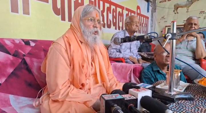 गौशाला में गौसेवा के लिए सहयोग अवश्य करें