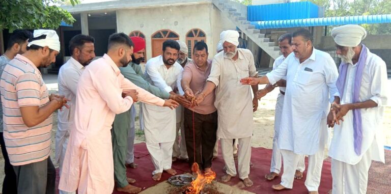गांव पन्नीवाला रुलदू में समाध स्थल पर वार्षिक चूरमा प्रसाद भंडारा में पहुंचे सैंकडों श्रद्धालु