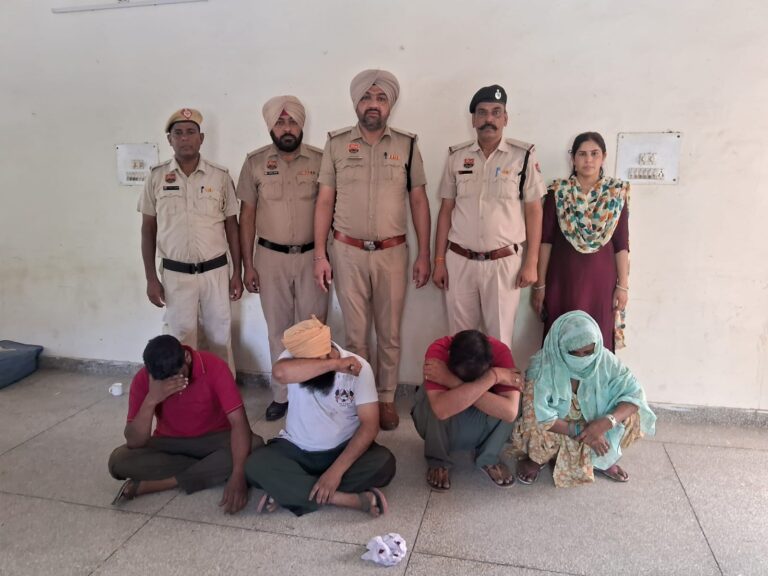 बड़ा प्रहार: लाखों रुपये की 100.45 ग्राम हेरोइन के साथ महिला सहित चार को किया काबू