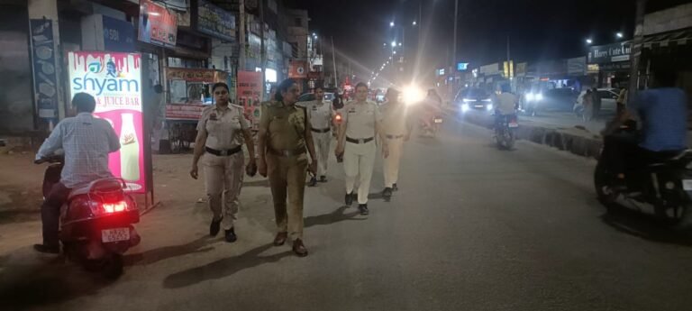 डबवाली पुलिस ने अपराध व अपराधियों पर नकेल कसने के उद्देश्य से जिलेभर में की पैदल गस्त/पेट्रोलिंग*