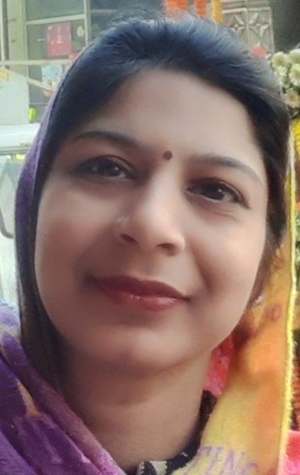 जर्जर सडक़ें, गहरे गड्डों को भरने का अपना वायदा निभाएं मुख्यमंत्री: नीतू सोनी