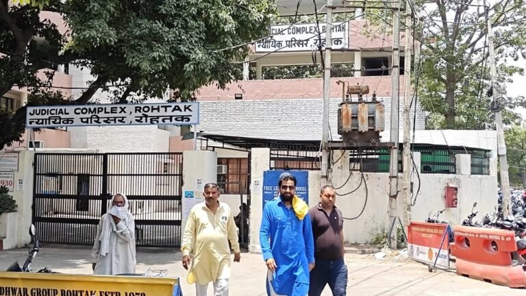 गाय की रक्षा के लिए अमित शाह का रास्ता रोकने के आरोप में कोर्ट में पेश हुए : जयहिंद