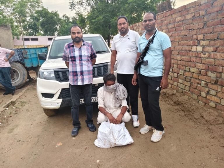 अवैध शराब तस्करी नेटवर्क पर कड़ा प्रहार करते हुए स्पेशल स्टाफ ने नाजायज शराब की 19 बोतल मार्का माल्टा सहित एक को दबोचा