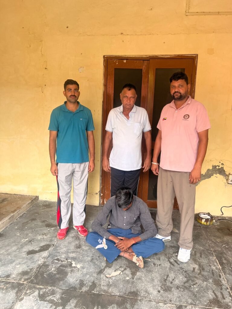 पी.ओ. स्टाफ ने चोरी के मामले में बैल जम्पर को किया काबू