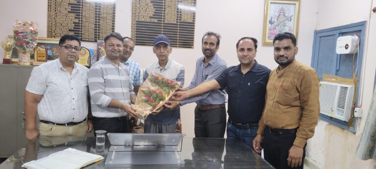 परिचयात्मक प्रशिक्षण कार्यक्रम प्रधानाचार्यों में नेतृत्व की भावना के साथ-साथ स्वयं का भी विकास करता है: खाम्बरा