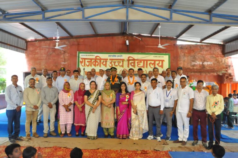 राजकीय उच्च विद्यालय धांसू में मनाया स्वतंत्रता दिवस