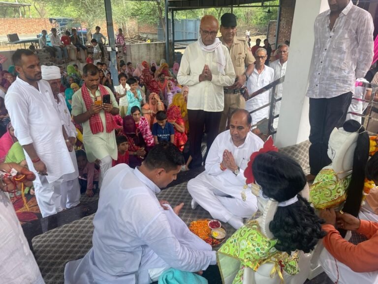 विधायक चंद्रप्रकाश ने मूर्ति स्थापना कार्यक्रम का किया शुभारंभ