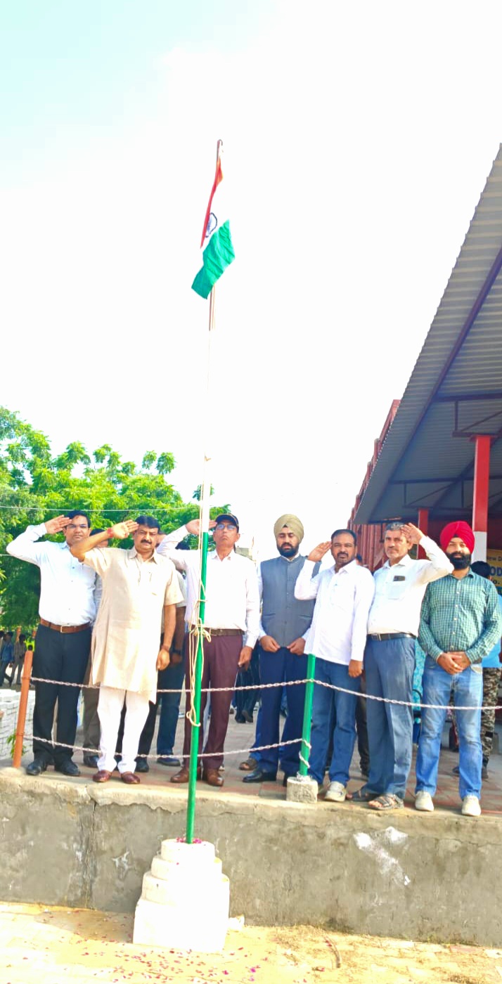 राजकीय मॉडल संस्कृति वरिष्ठ माध्यमिक विद्यालय, सिरसा में मनाया स्वतंत्रता दिवस