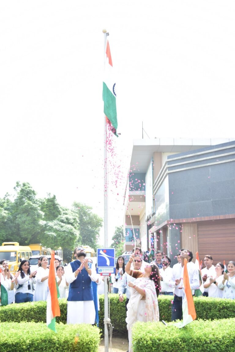 श्री चैतन्य टेक्नो स्कूल में मनाया स्वतंत्रता दिवस व कृष्ण जन्माष्टमी उत्सव