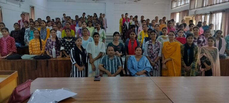 राजकीय महिला महाविद्यालय सिरसा में राष्ट्रीय कृमि मुक्ति दिवस का आयोजन व हिंदी विषय परिषद का गठन