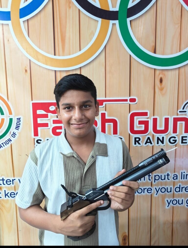  जिला स्तरीय खेल कूद प्रतियोगिता में हार्दिक ने दस मीटर एयर पिस्टल प्रतियोगिता में प्रथम स्थान प्राप्त करते हुए गोल्ड मैडल जीता