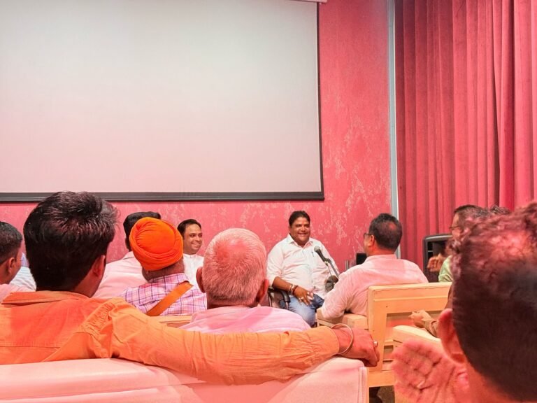 हरियाणा यूनियन ऑफ वर्किंग ऑफ़ जर्नलिस्ट के जिला प्रधान श्रवण प्रजापति ने पदाधिकारियों से विचार विमर्श करने के बाद कार्यकारिणी का विस्तार किया