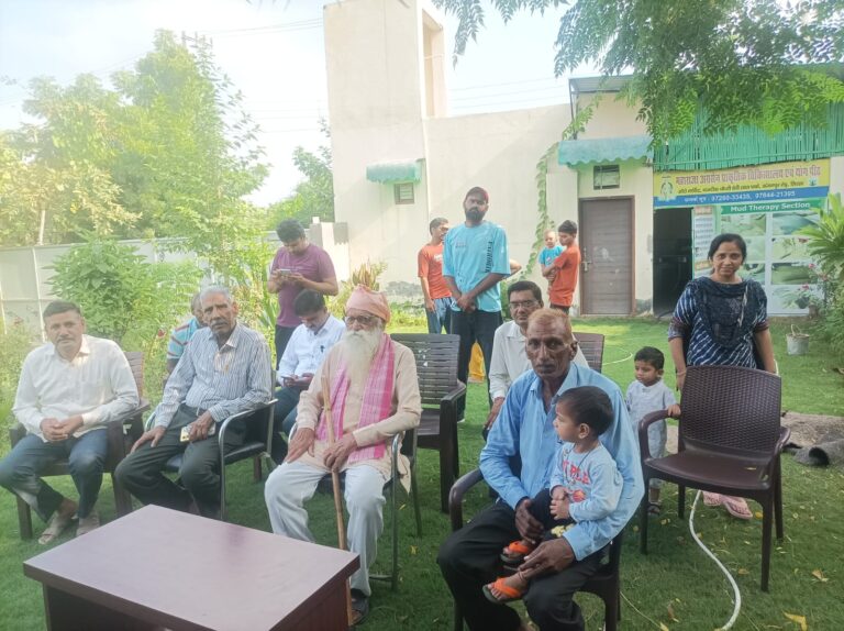 महाराजा अग्रसैन प्राकृतिक चिकित्सालय एवं योग पीठ में मनाया स्वतंत्रता दिवस