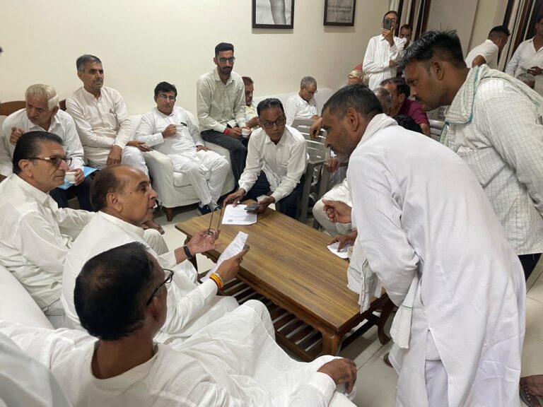 भारी बारिश व ओवरफ्लो ड्रेन के कारण ग्रामवासी झेल रहे भारी विपदा : विधायक चंद्रप्रकाश