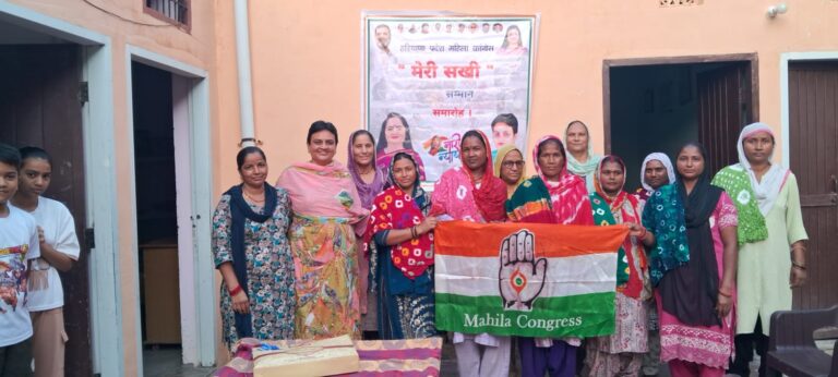 महिला कांग्रेस जिलाध्यक्ष फौगाट ने ओढाए दुपट्टे, खिलाई मिठाई