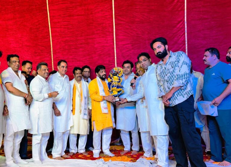 पूर्व गृहराज्यमंत्री गोपाल कांडा ने किया श्री विष्णु क्लब की रामलीला का शुभारंभ