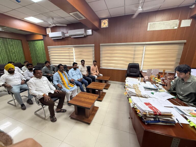शहर में बढ़ती सीवरेज समस्या को लेकर नगर परिषद अध्यक्ष श्री शांति स्वरूप जी ने उपायुक्त से की विशेष बैठक