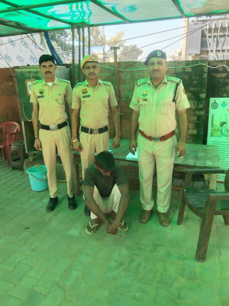 चौकी कालांवाली पुलिस ने हथियार के बल पर 01 लाख रुपये की लूट के मामले में वांछित तीसरे आरोपी को गांव असीर से किया काबू