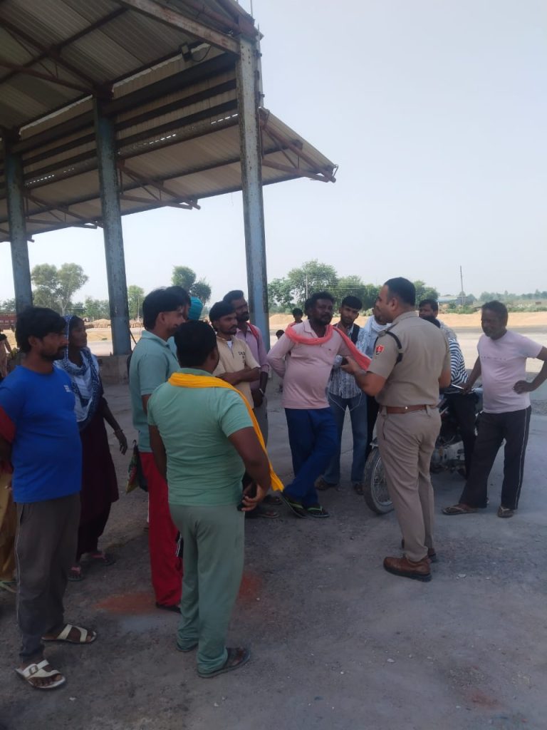 साइबर ठगों के नापाक इरादों पर पानी फेरने व आमजन को साइबर सुरक्षा का मूल मंत्र देने डबवाली पुलिस ने नुक्कड़ सभाओं का किया आयोजन