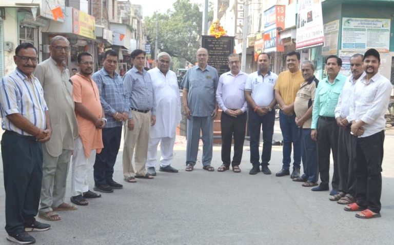 राष्ट्रपिता महात्मा गांधी एवं लाल बहादुर शास्त्री के जीवन से हमें राष्ट्र भक्ति और देश प्रेम की प्रेरणा मिलती है: सिंगला