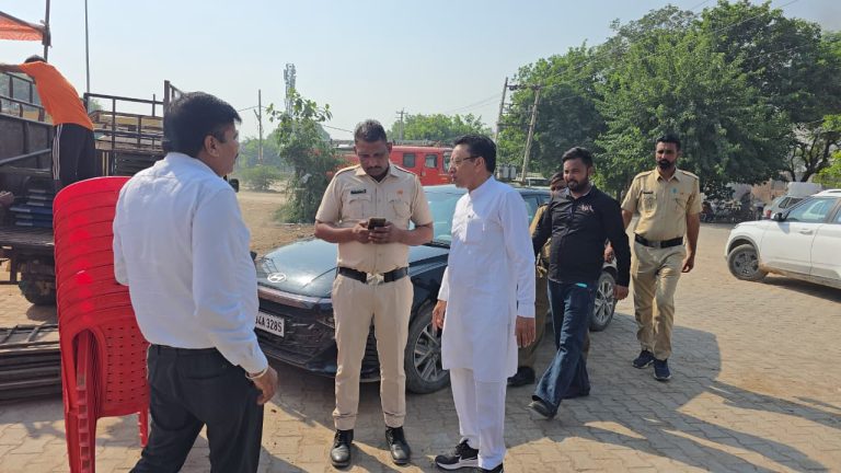 नगरपालिका अध्यक्ष महेश झोरड़ ने किया पटाखों की स्टालों का निरीक्षण, सुरक्षा व्यवस्था के दिए निर्देश