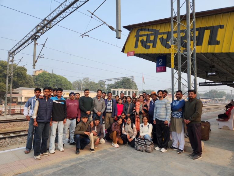 राष्ट्रीय एकता शिविर के लिए स्काऊड एवं गाइड दल कर्नाटक के लिए रवाना