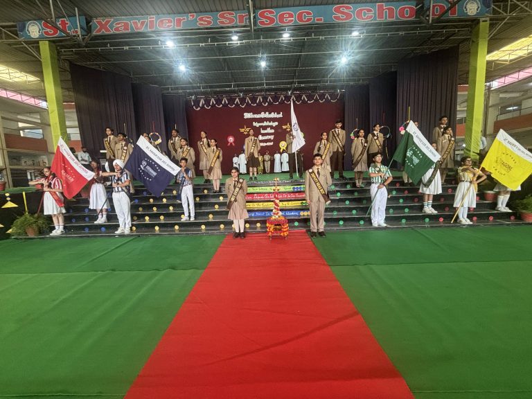 सेंट जेवियर स्कूल में छात्र परिषद शपथ समारोह आयोजित