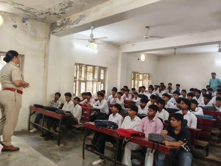 मॉडल टाउन सीनियर सेकेंडरी मॉडल स्कूल में विद्यार्थियों को साइबर अपराध, सोशल मीडिया सुरक्षा एवं सामाजिक कुरीतियों के प्रति किया जागरूक
