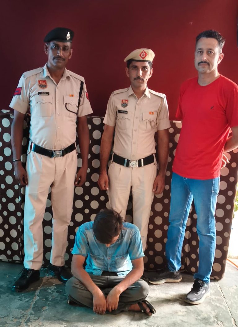 बाइक चोरी की वारदात सुलझी, चोरीशुदा बाइक सहित आरोपी काबू ।