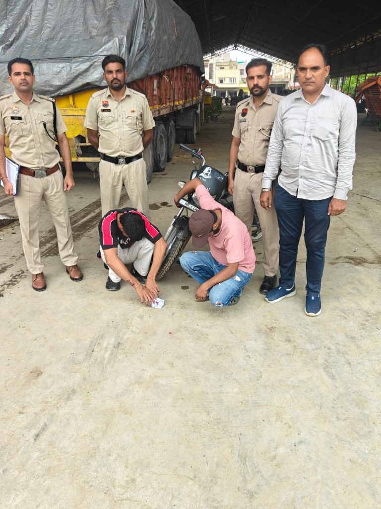 लाखों रुपए की 92.32 ग्राम हेरोइन सहित दो नशा तस्करों को दबोचा ।