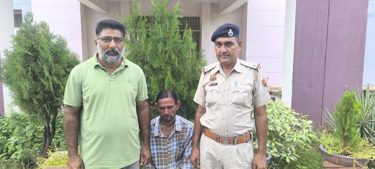 चोरी के मामले में 6 साल से वांछित भगोड़ा आरोपी गिरफ्तार ।