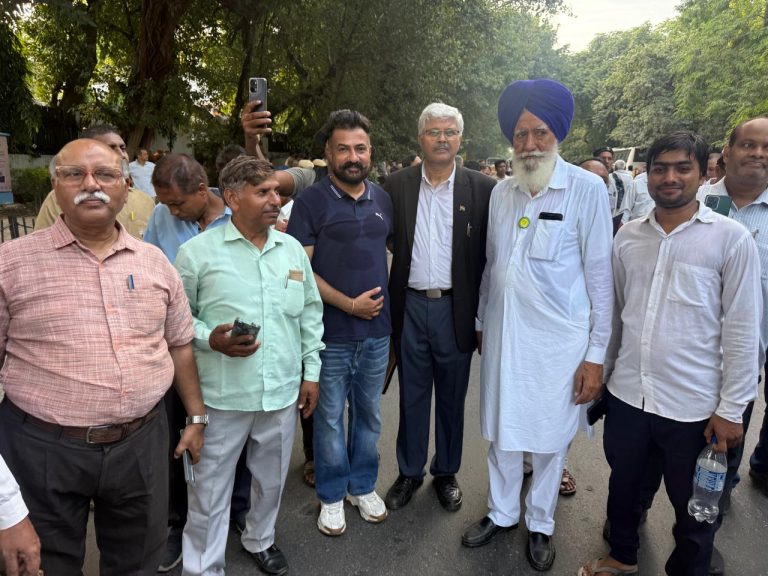 ईवीएम मुद्दे पर आयोजित प्रदर्शन को किसान संगठनों और खाप पंचायतों का समर्थन