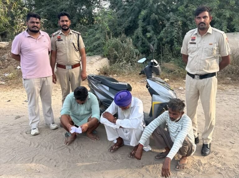 7 ग्राम 36 मिलीग्राम हेरोइन सहित स्कूटी सवार तीन लोग काबू ।