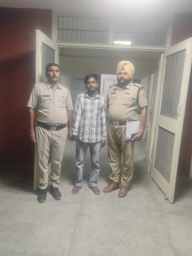 लड़ाई-झगड़े के मामले में 5 साल से वांछित भगोड़ा आरोपी गिरफ्तार ।